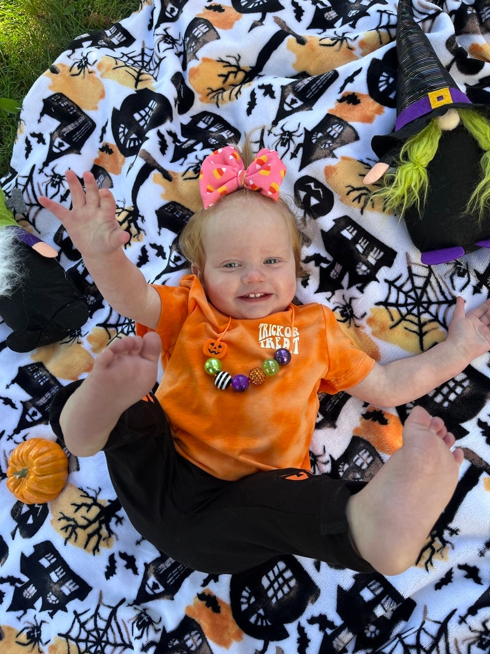 Halloween Bow | Candy Corn Queen