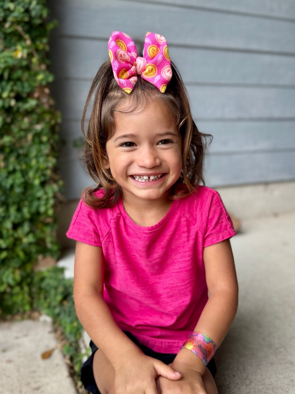 Neon Bow | Good Energy