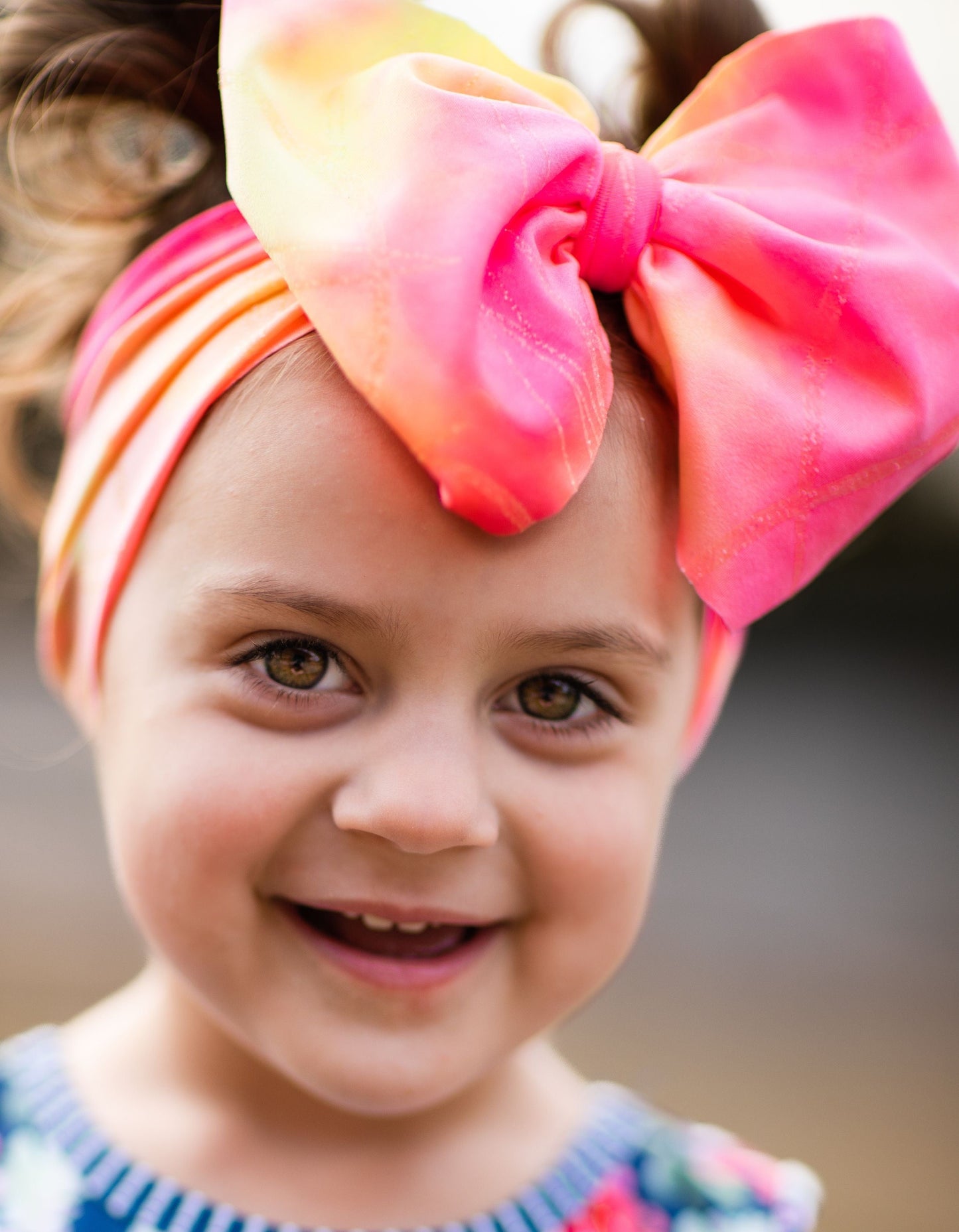 Shimmer Bow | Strawberry Banana Pop
