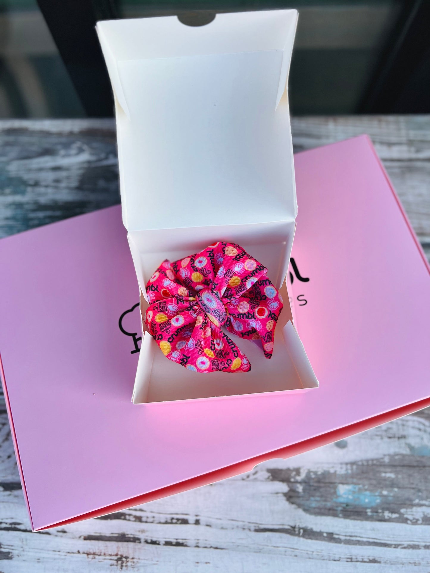 Cookie Bow | Cookie Crumbl