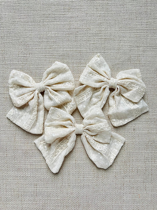 Vintage Bow | Ivory